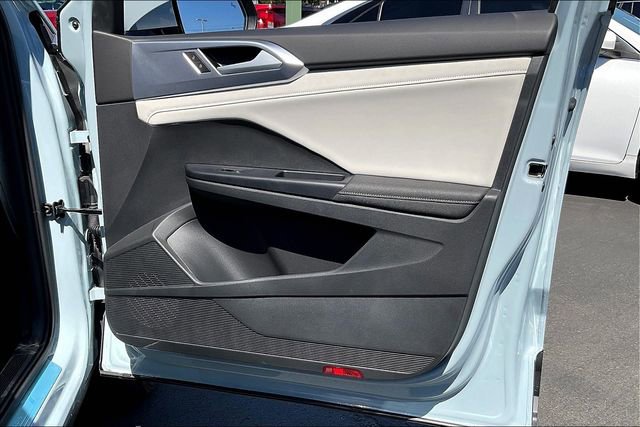 New 2025 Volkswagen Taos SE image 26