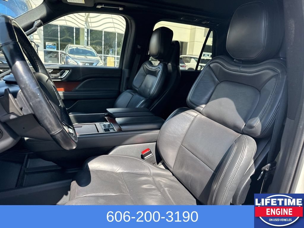 Used 2023 Lincoln Navigator Reserve AWD/4WD image 19