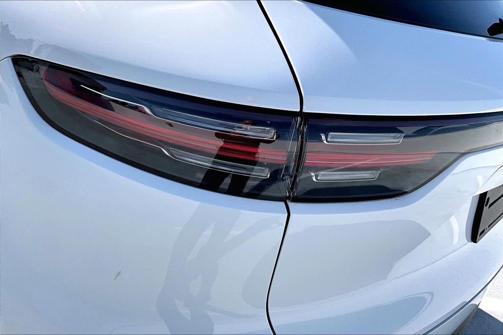 Used 2022 Porsche Cayenne image 21