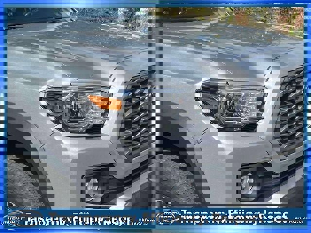 Used 2023 Toyota Tacoma TRD Off-Road w/ Black Out Package (TMS) AWD/4WD image 10