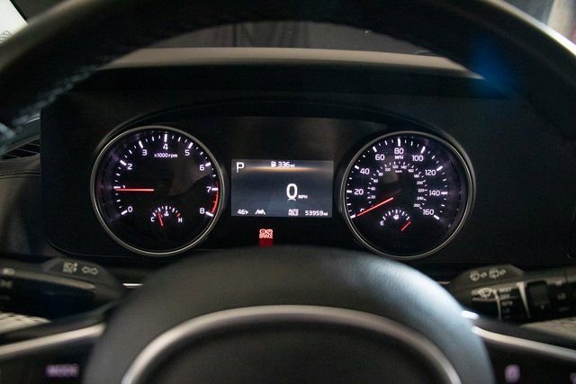 Used 2024 Kia Carnival LX image 29