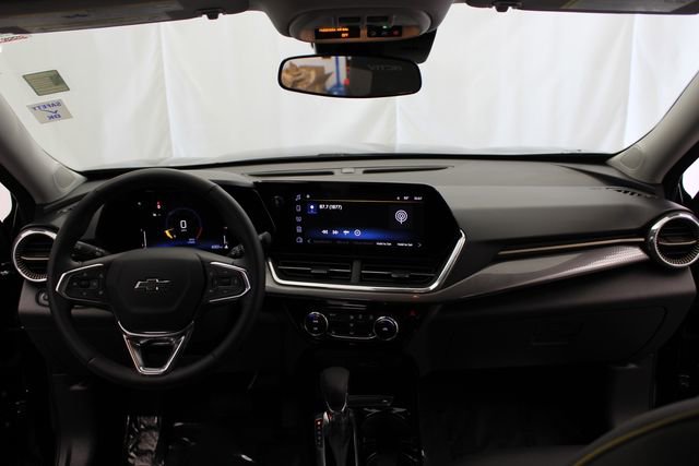 Used 2025 Chevrolet Trax ACTIV w/ Sunroof Package FWD image 24