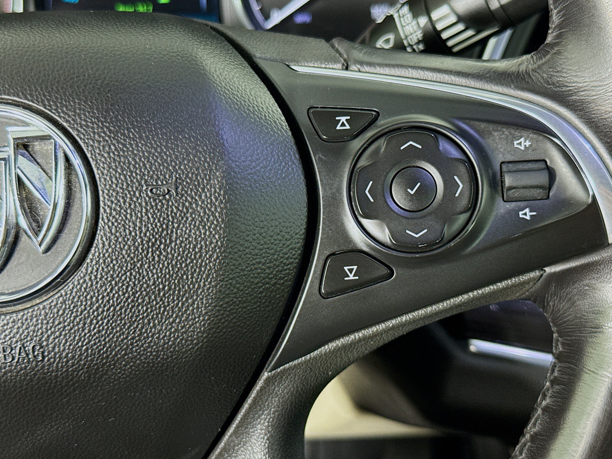 Used 2019 Buick Enclave Essence AWD/4WD image 14