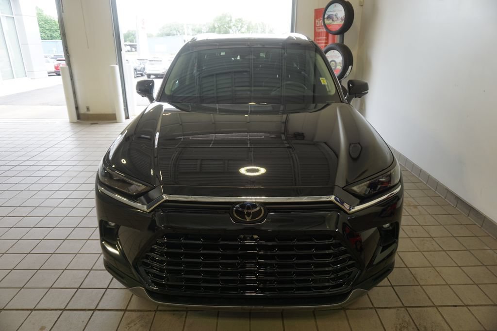 Used 2024 Toyota Grand Highlander AWD image 17