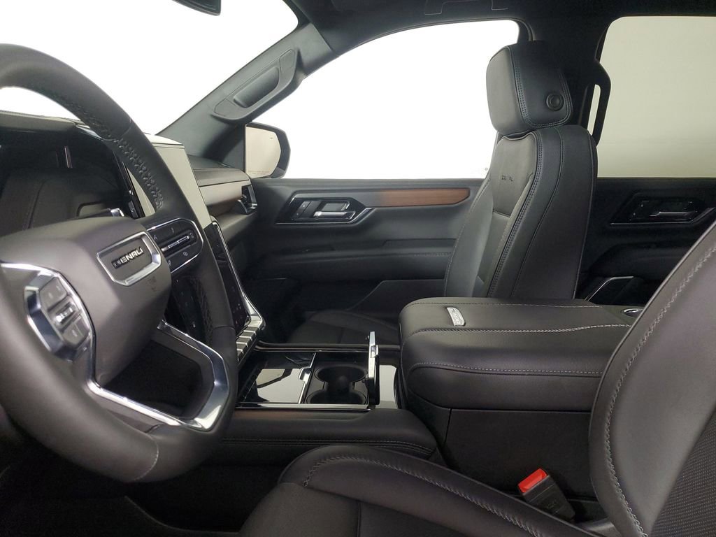 Used 2025 GMC Yukon Denali image 22
