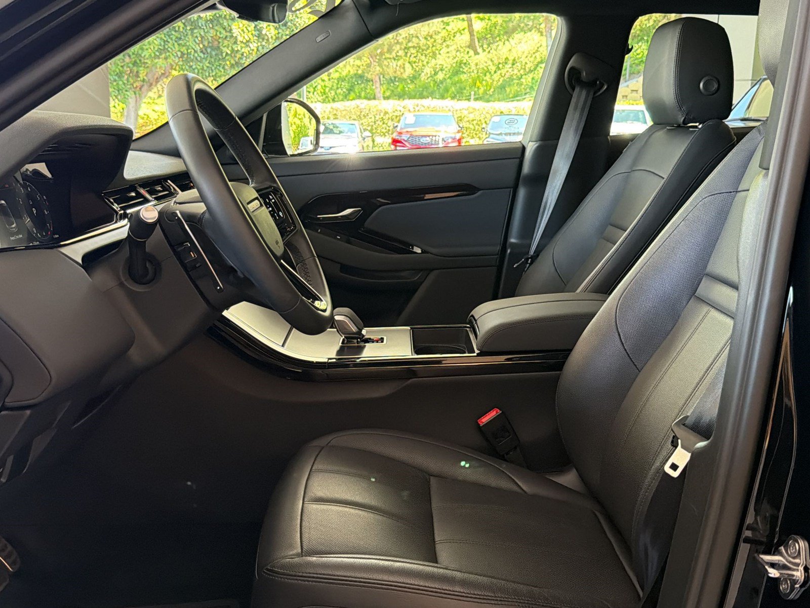 Used 2026 Land Rover Range Rover Evoque Dynamic SE AWD/4WD image 5