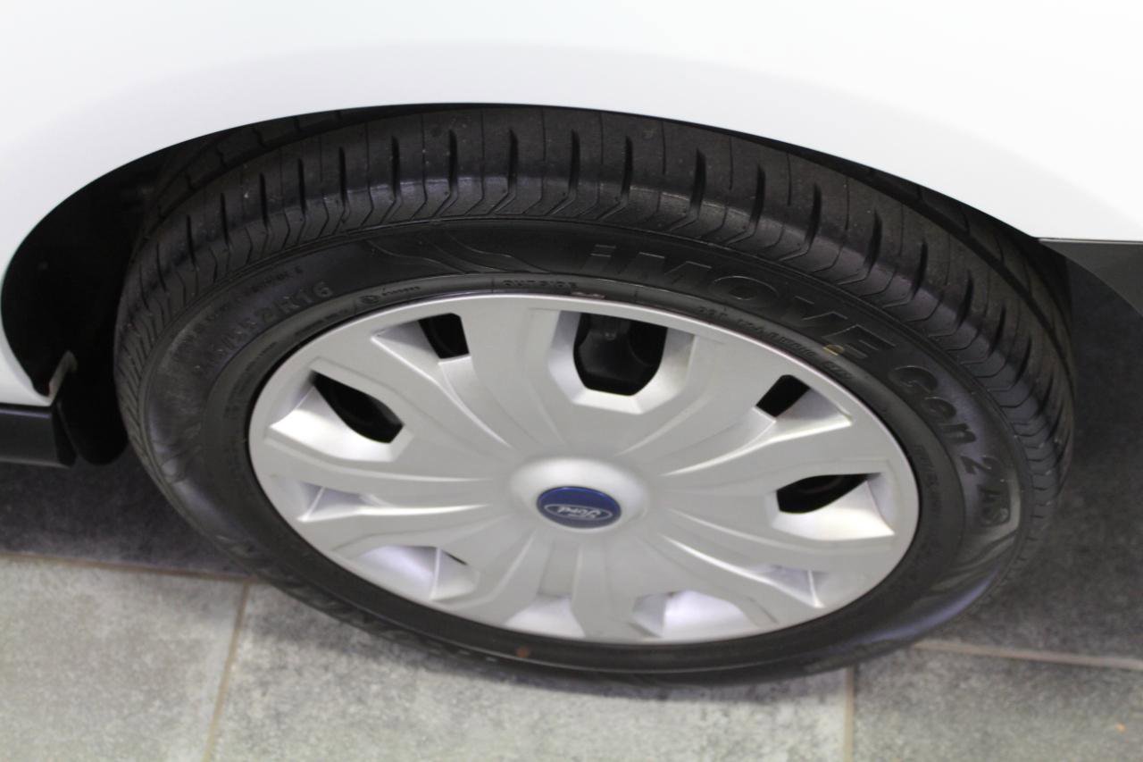 Used 2020 Ford Transit Connect XL image 28