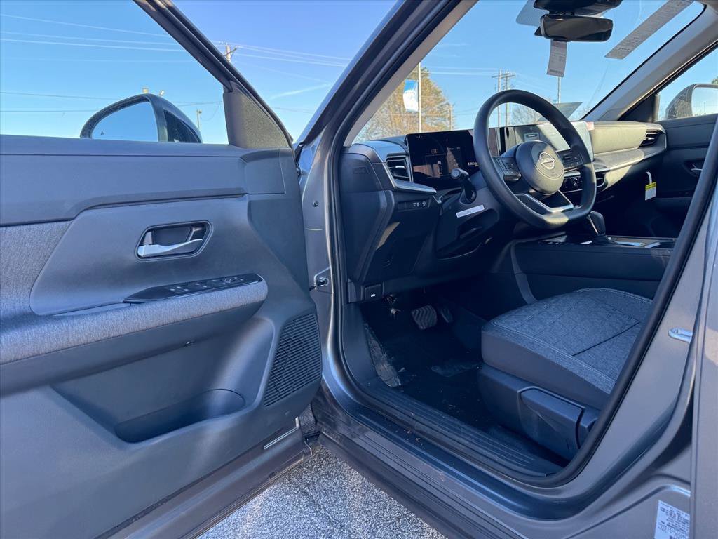 New 2026 Nissan Kicks SV w/ SV Premium Package FWD image 13