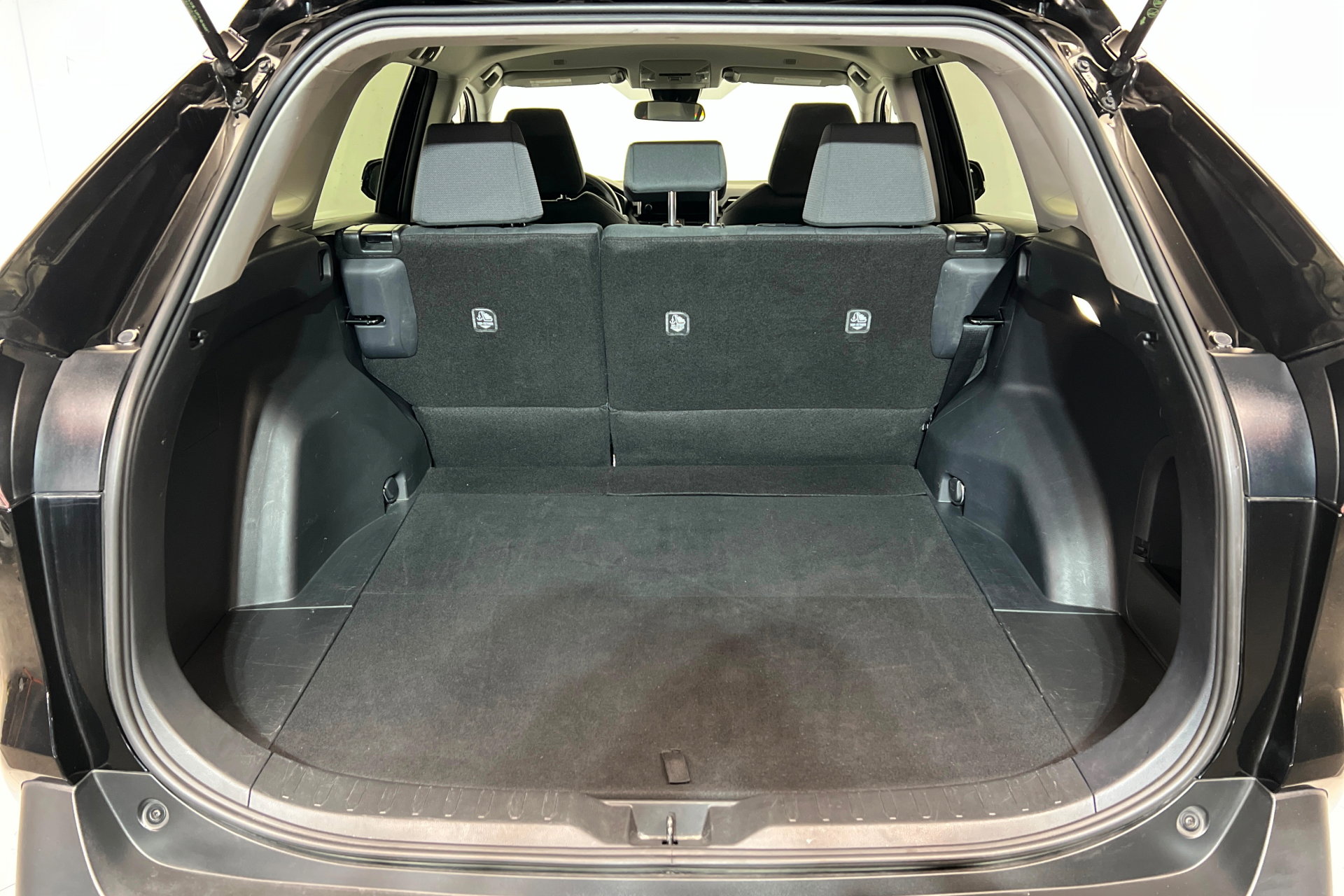 Used 2025 Toyota RAV4 XLE AWD/4WD image 23