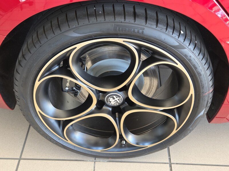 New 2025 Alfa Romeo Giulia w/ Driving Assist Package RWD image 5