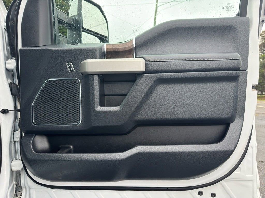 Used 2022 Ford F250 Lariat image 27