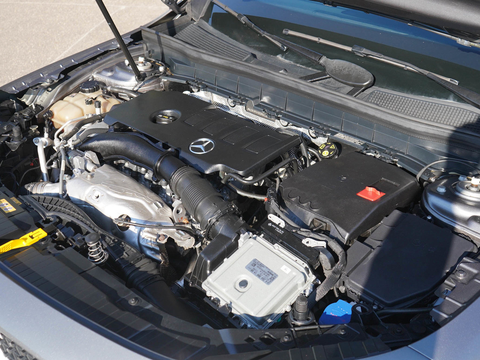 Used 2021 Mercedes-Benz GLB 250 4MATIC image 29