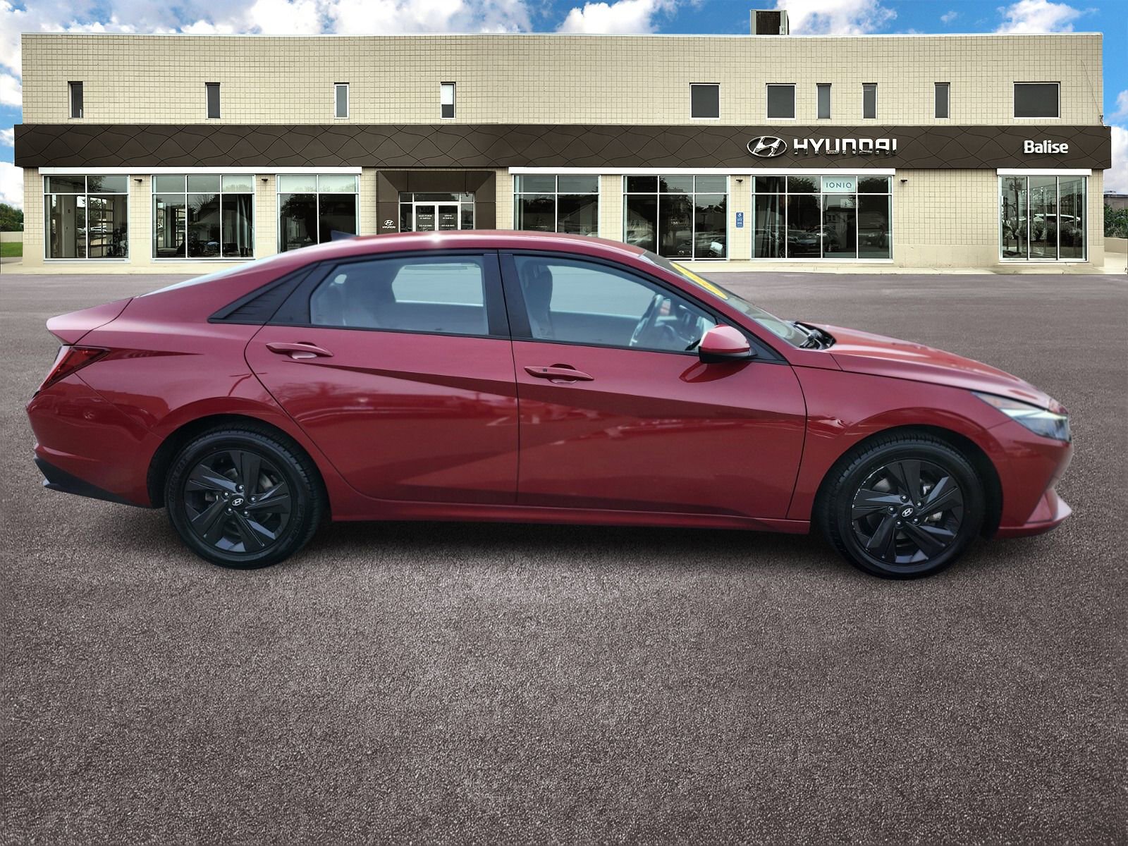 Used 2021 Hyundai Elantra Blue image 2