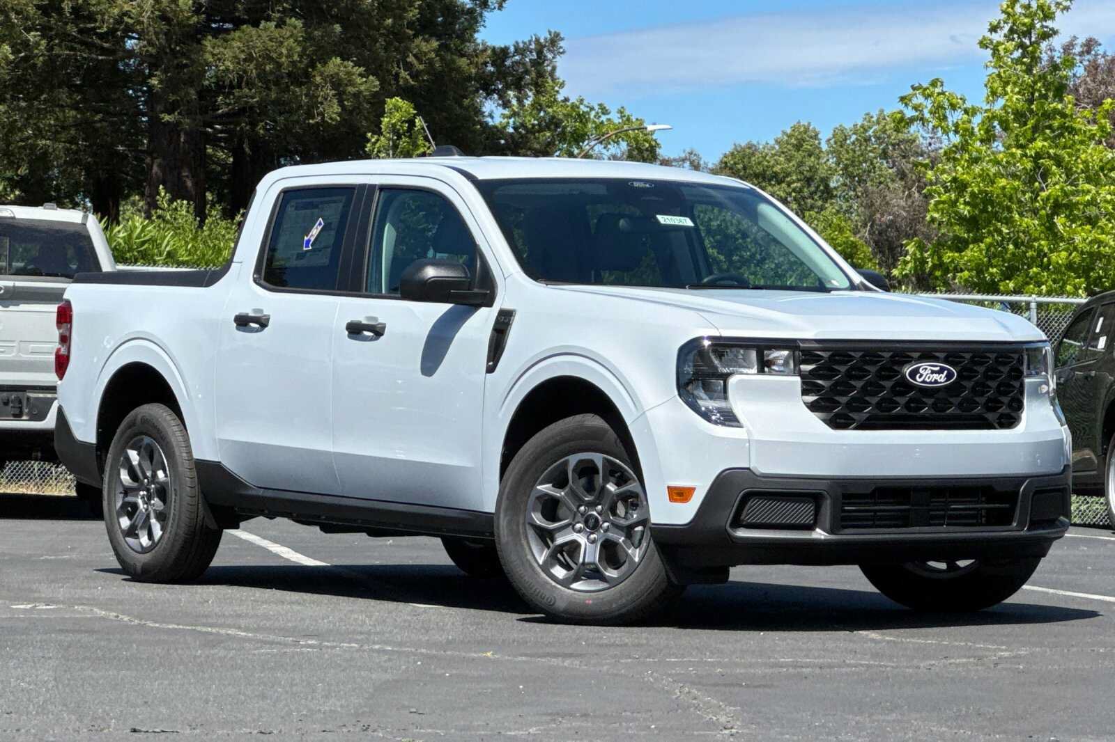 New 2026 Ford Maverick XLT AWD/4WD image 2