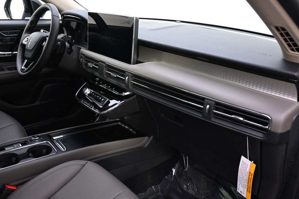 New 2026 Lincoln Corsair Premiere image 15