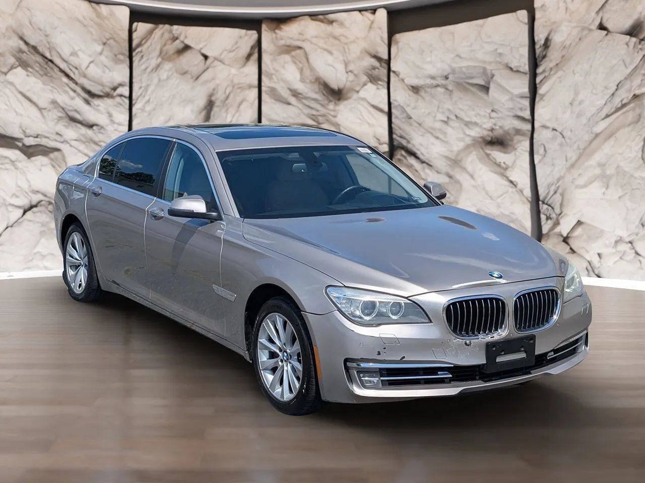Used 2013 BMW 740Li xDrive AWD/4WD image 19