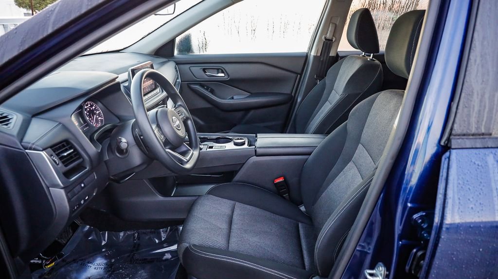 Used 2024 Nissan Rogue SV image 18