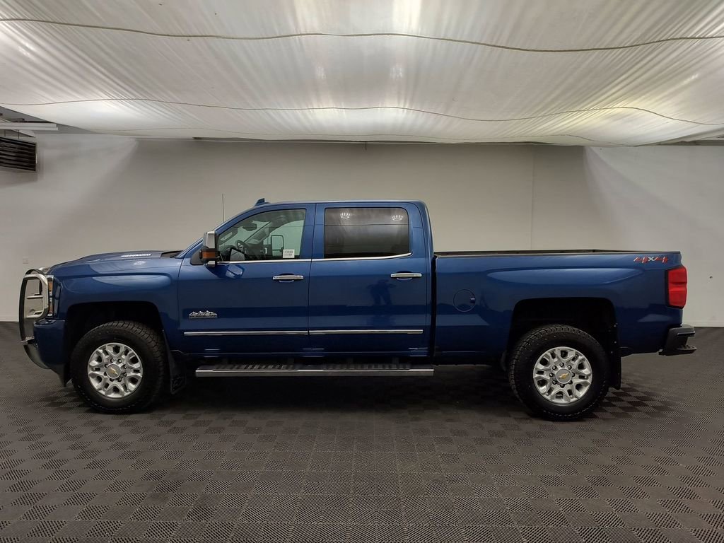Used 2018 Chevrolet Silverado 2500 High Country AWD/4WD image 2