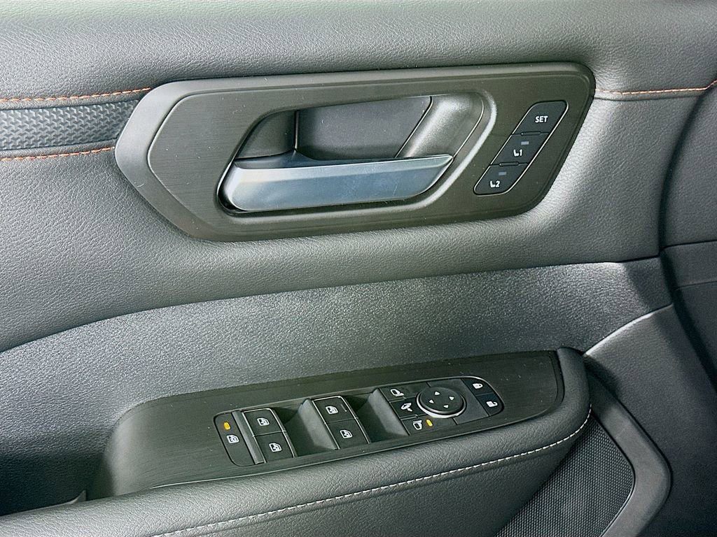 New 2025 Nissan Armada PRO-4X w/ Pro-4X Premium Package image 24