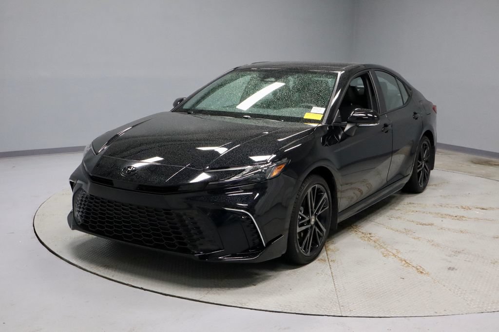 Used 2025 Toyota Camry XSE AWD/4WD image 7
