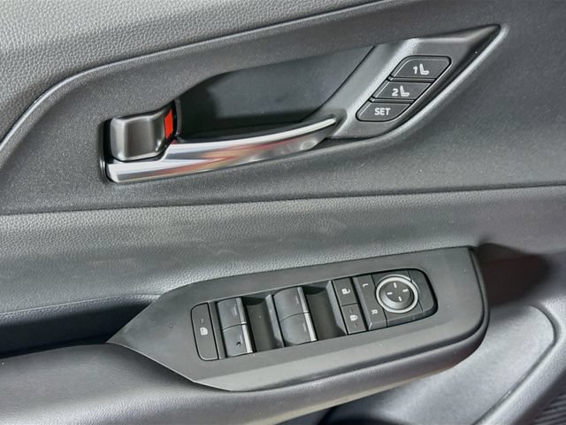 New 2027 Toyota Prius Plug-In Hybrid FWD image 17