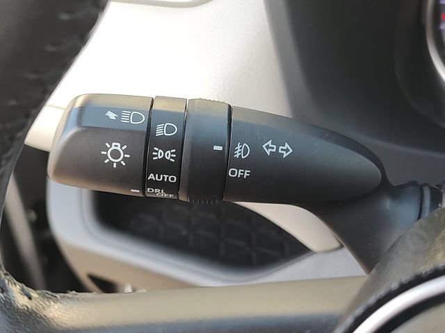 Used 2019 Toyota RAV4 XLE Premium FWD image 22