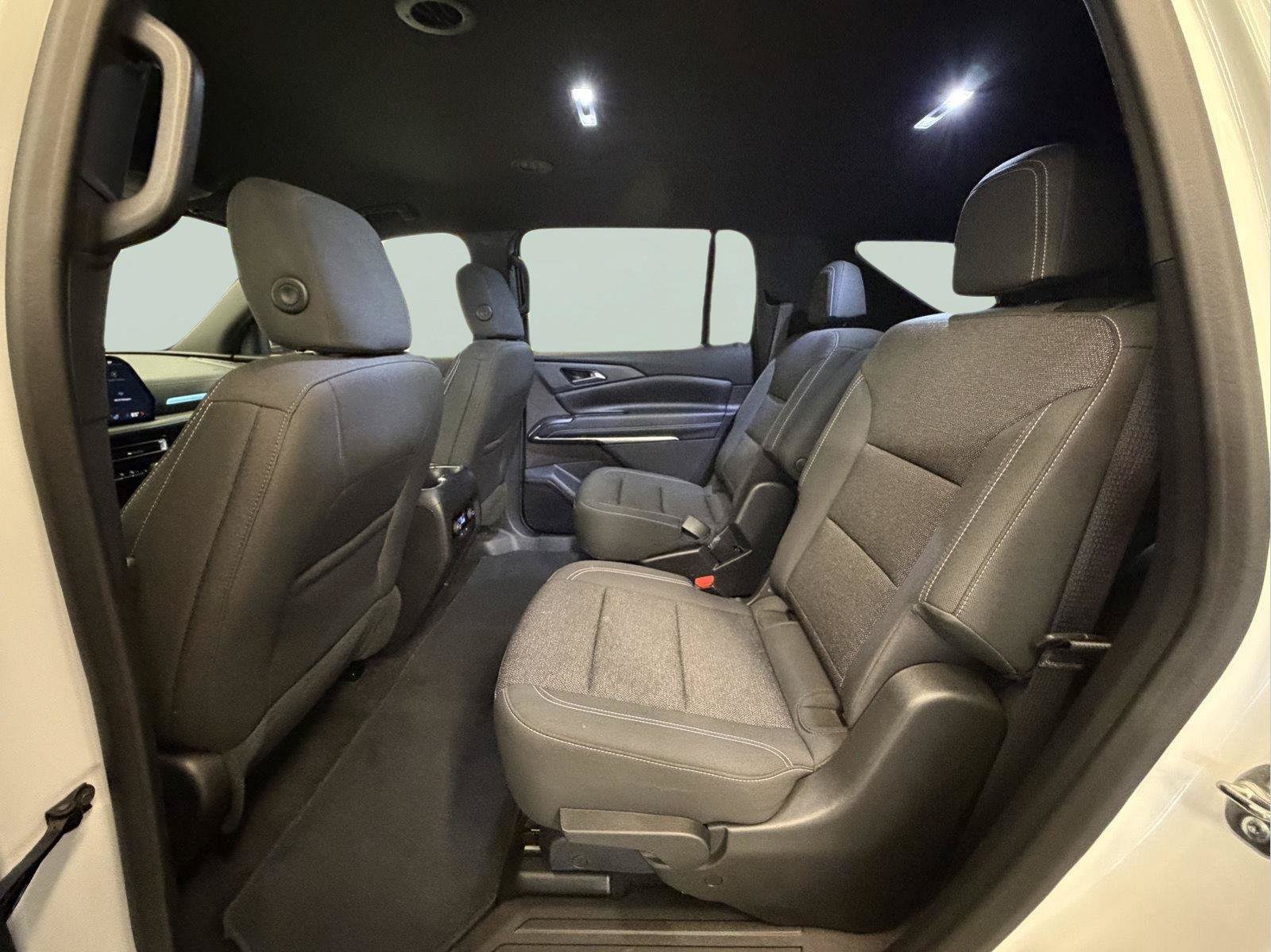 Used 2025 Chevrolet Traverse LT AWD/4WD image 25