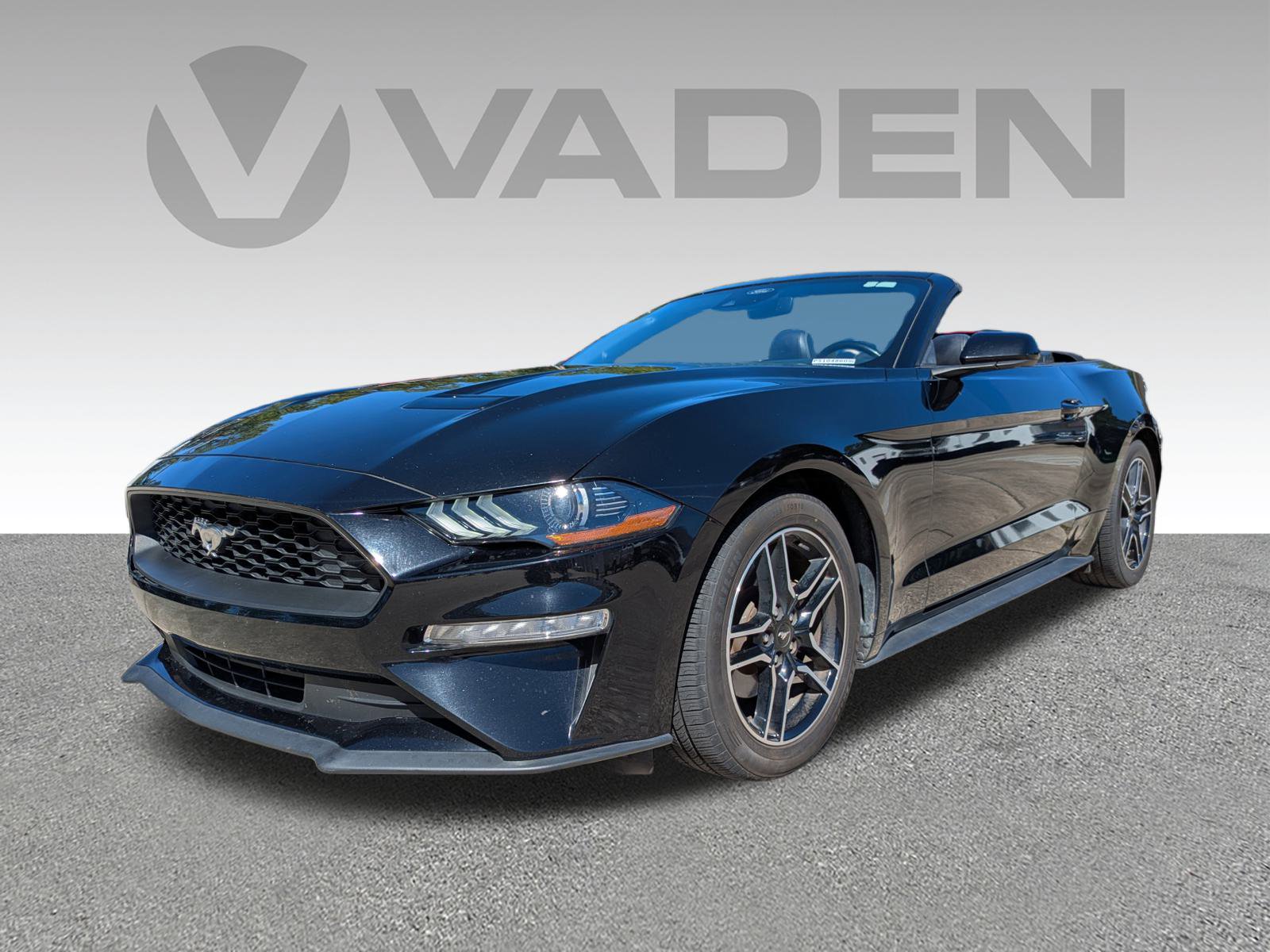 Used 2023 Ford Mustang Premium image 2