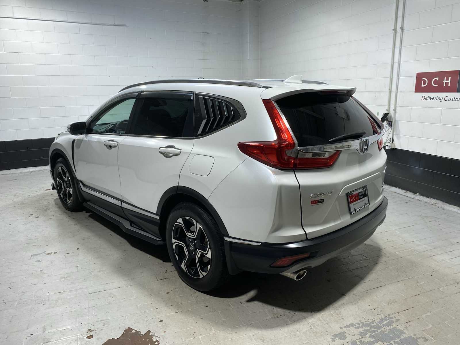 Used 2019 Honda CR-V Touring image 4