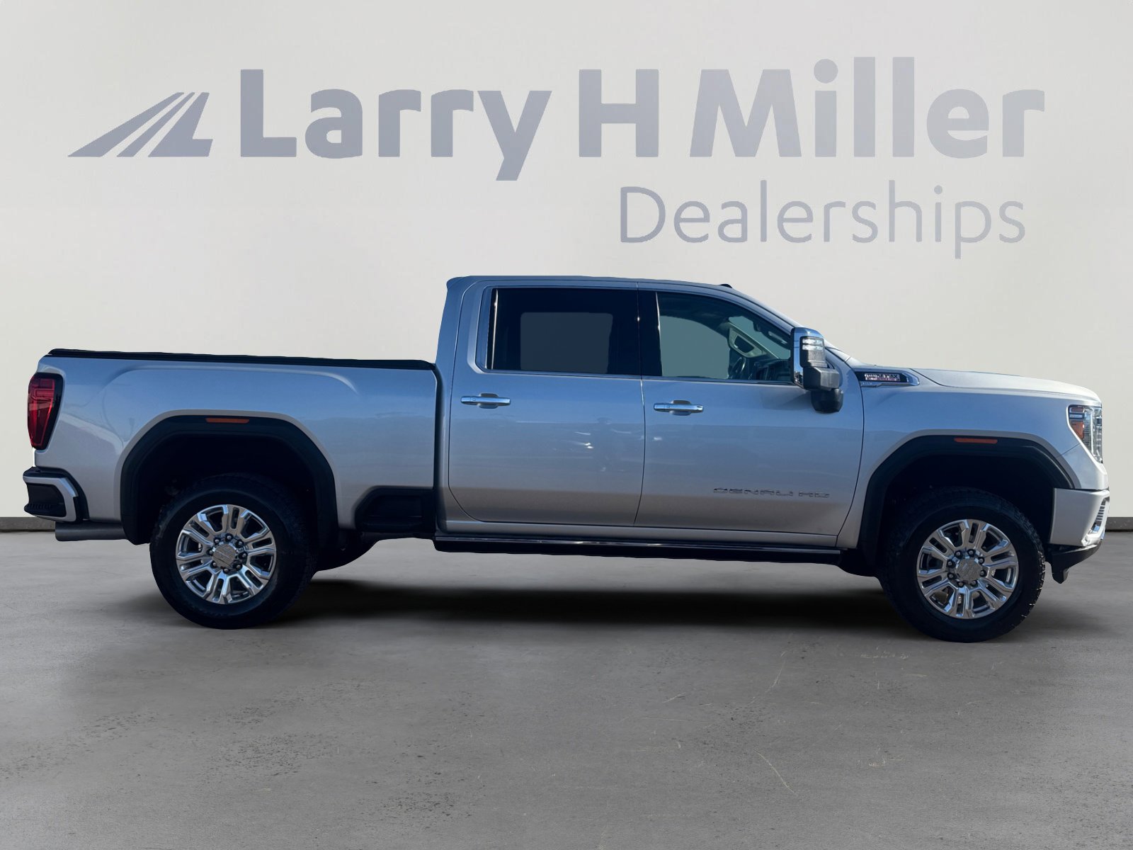 Used 2022 GMC Sierra 3500 Denali w/ Denali Ultimate Package image 6