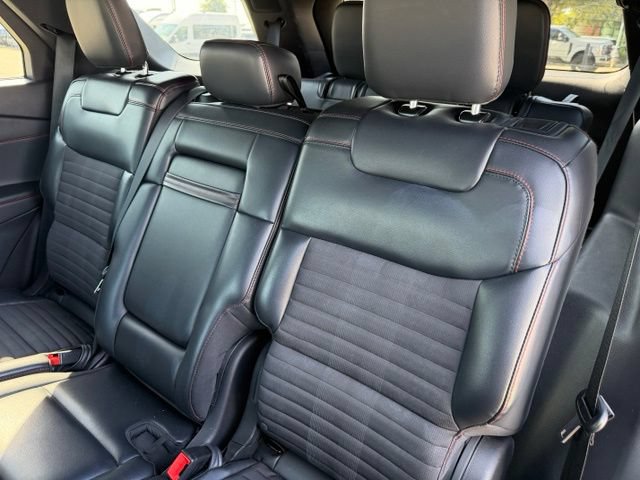 Used 2025 Ford Explorer ST-Line w/ ST-Line Street Pack AWD/4WD image 22