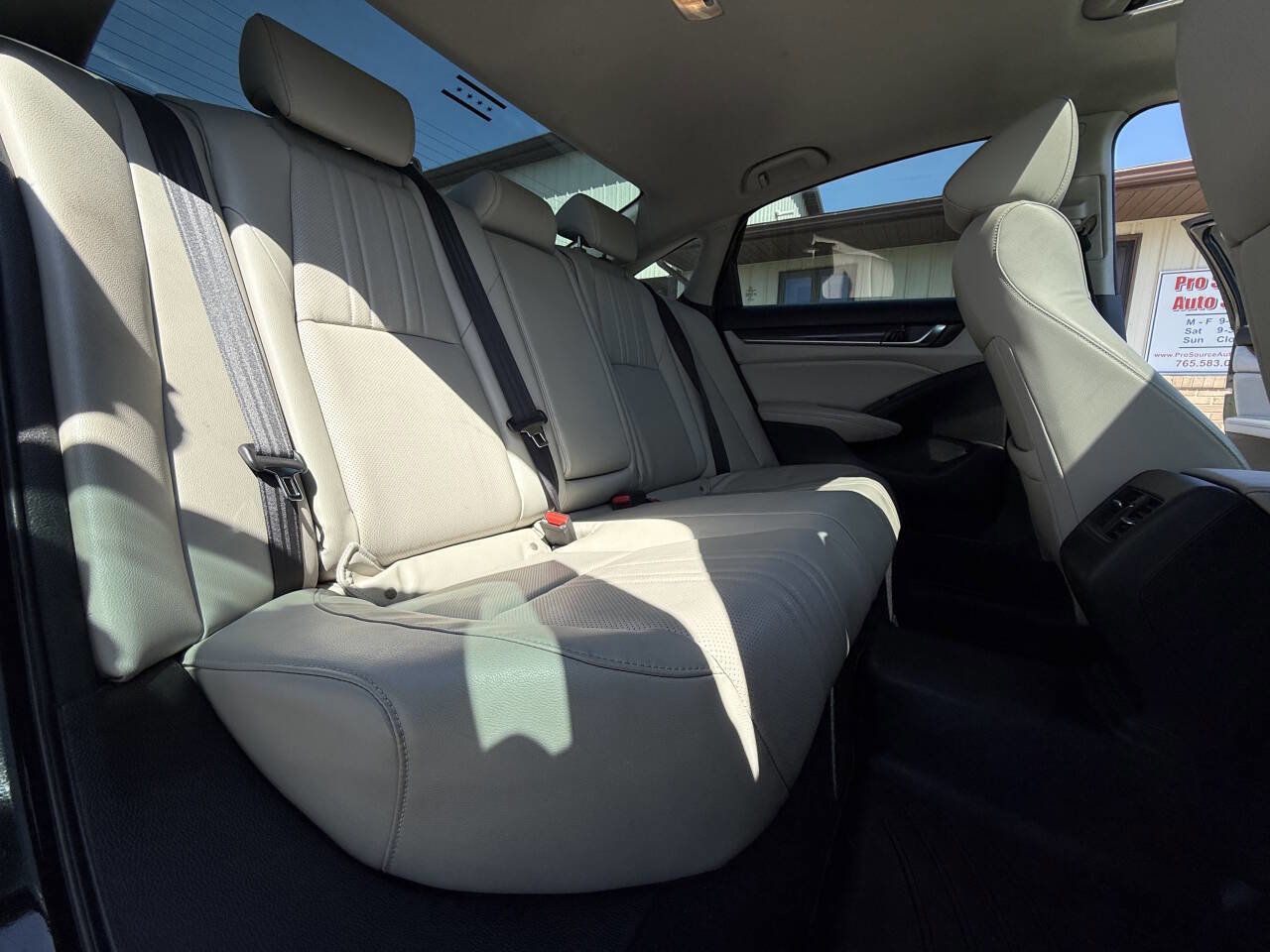 Used 2018 Honda Accord EX-L image 11