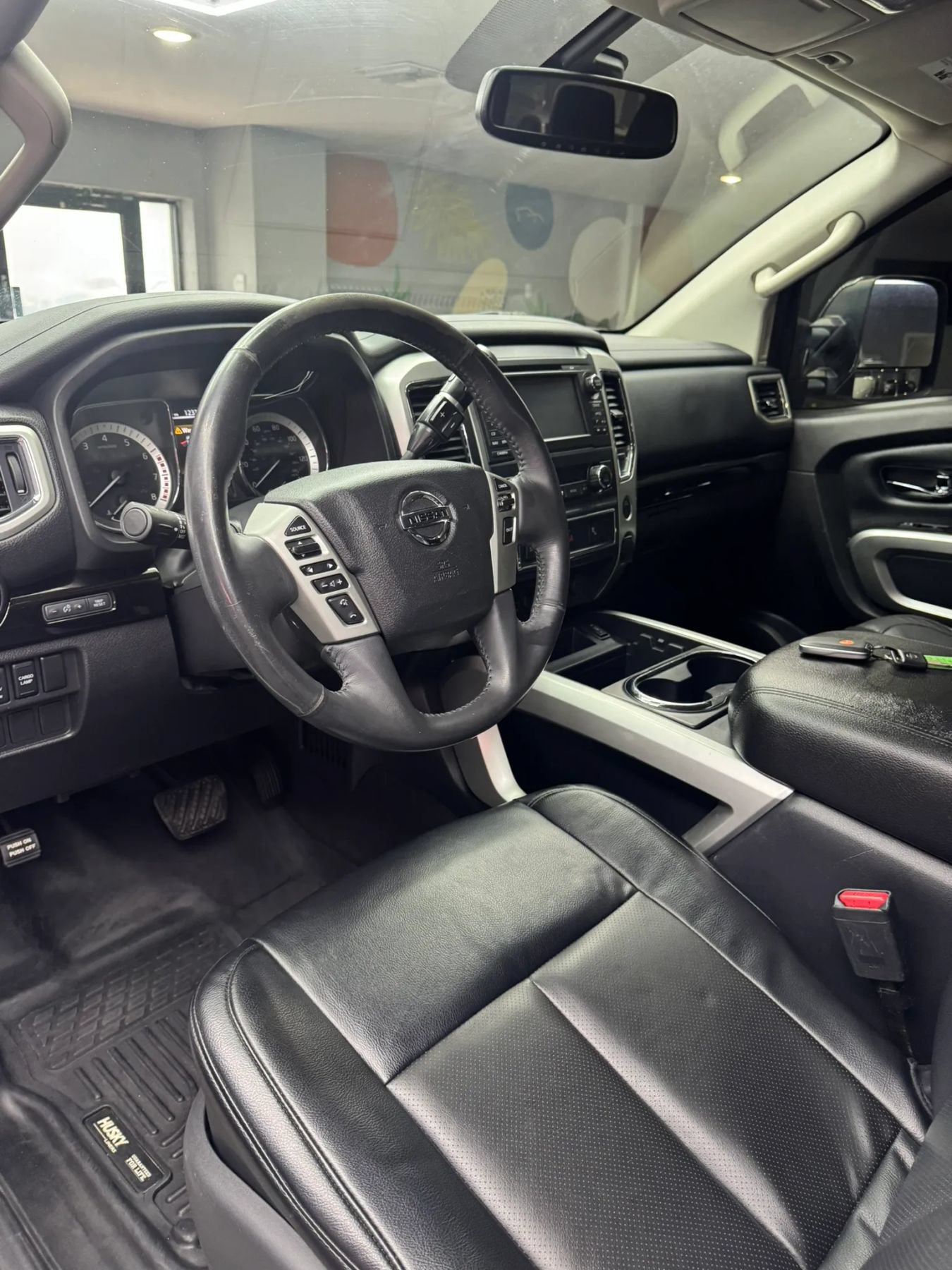 Used 2017 Nissan Titan SV RWD image 16