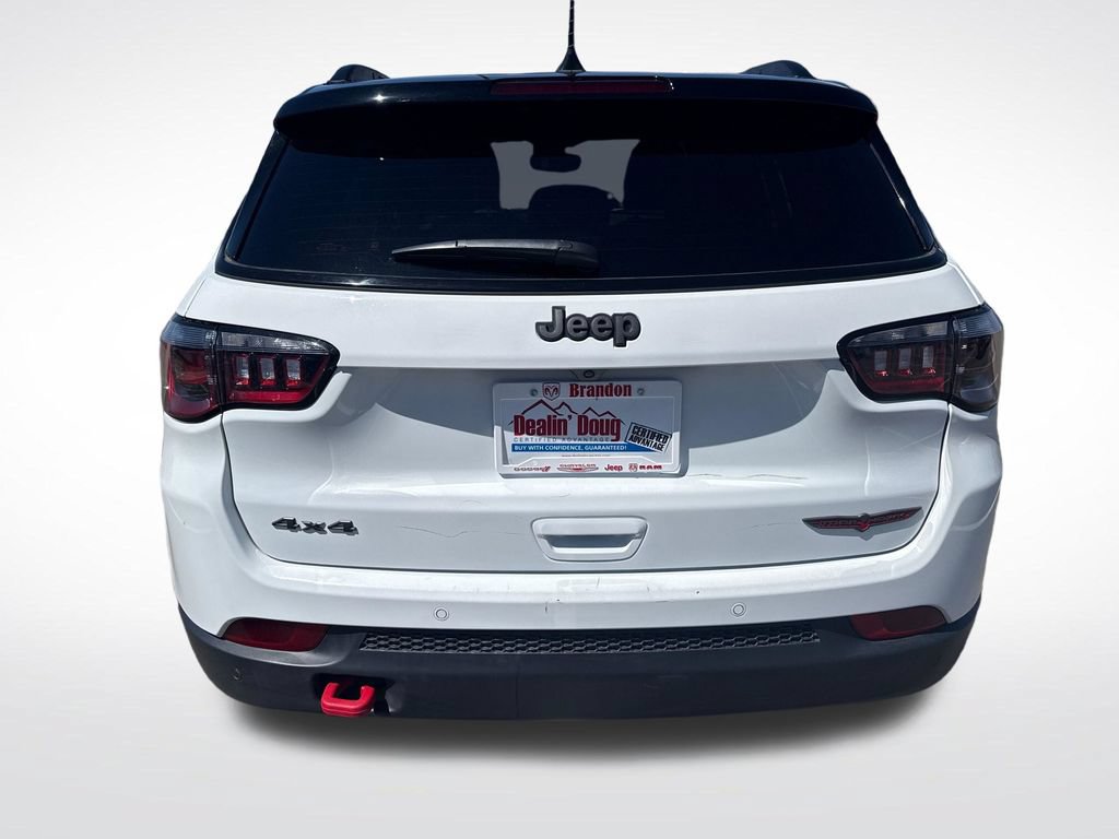 Used 2025 Jeep Compass Trailhawk AWD/4WD image 4