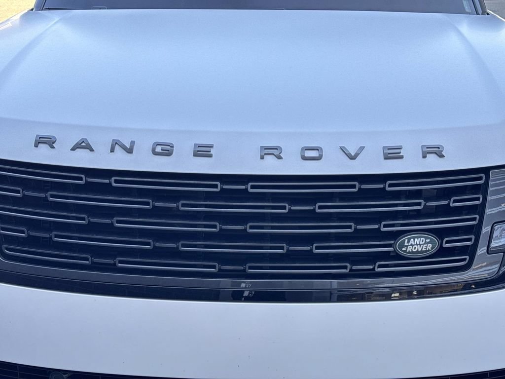 Used 2025 Land Rover Range Rover Long Wheelbase SE AWD/4WD image 11