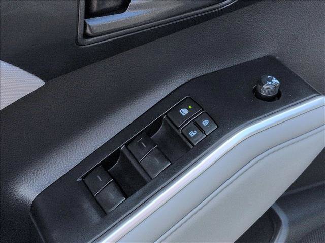Used 2023 Toyota Highlander LE FWD image 13