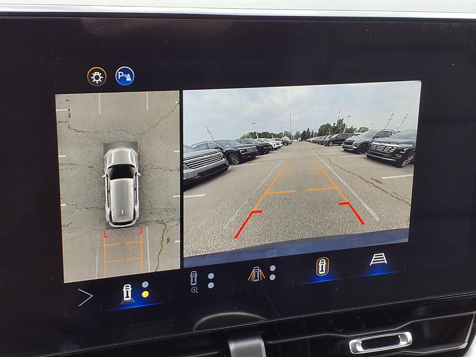 New 2026 Chevrolet Equinox LT w/ Convenience Package II FWD image 18