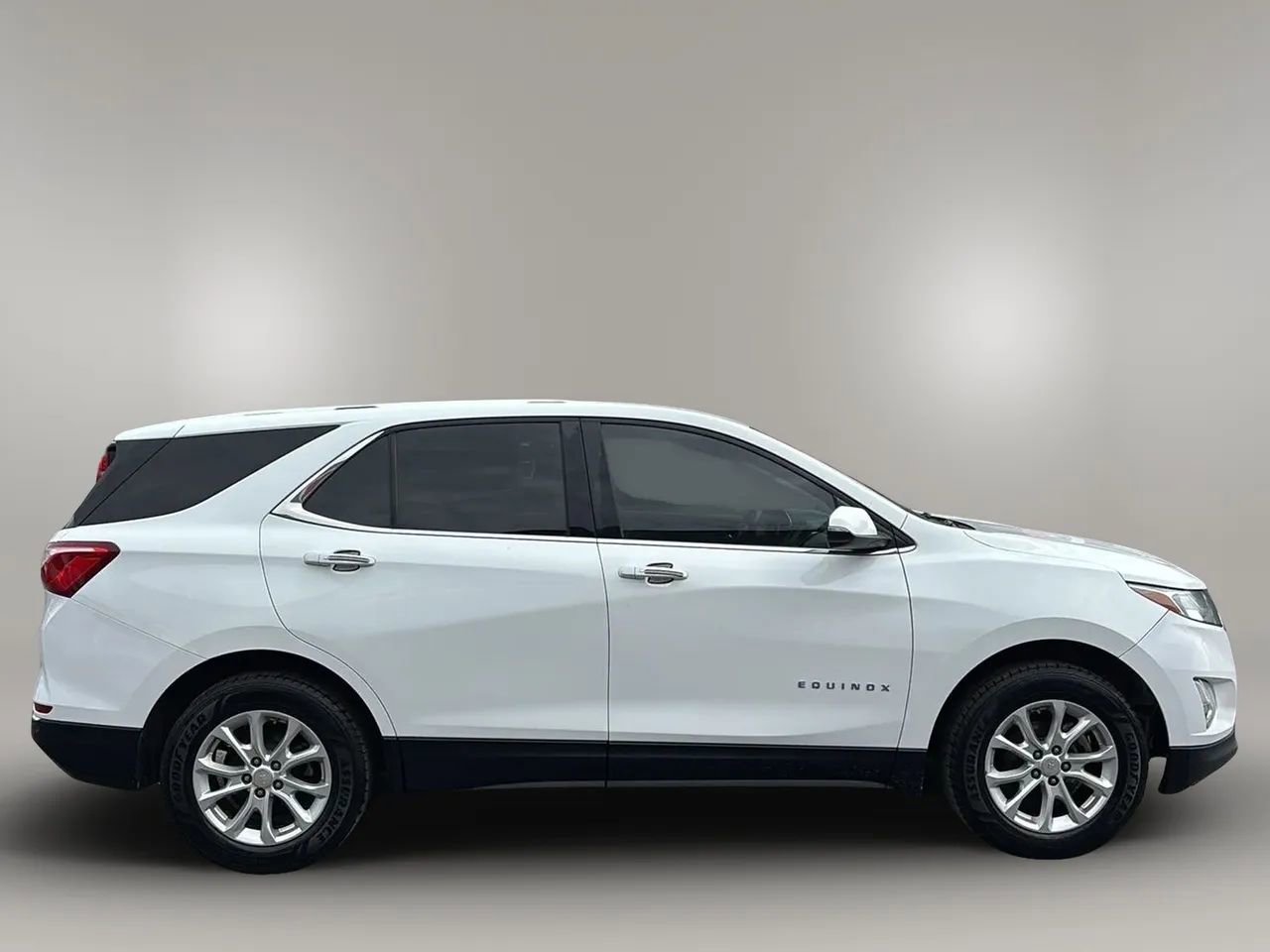 Used 2018 Chevrolet Equinox LT FWD image 6