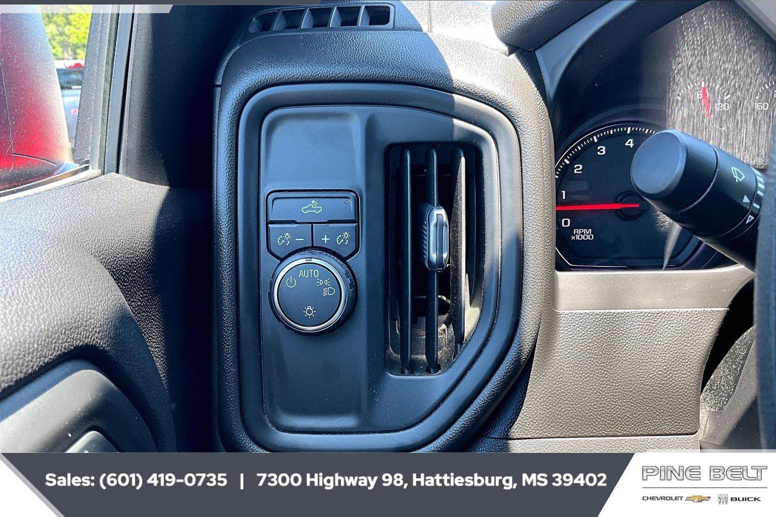 Used 2019 Chevrolet Silverado 1500 Custom w/ Custom Convenience Package RWD image 23
