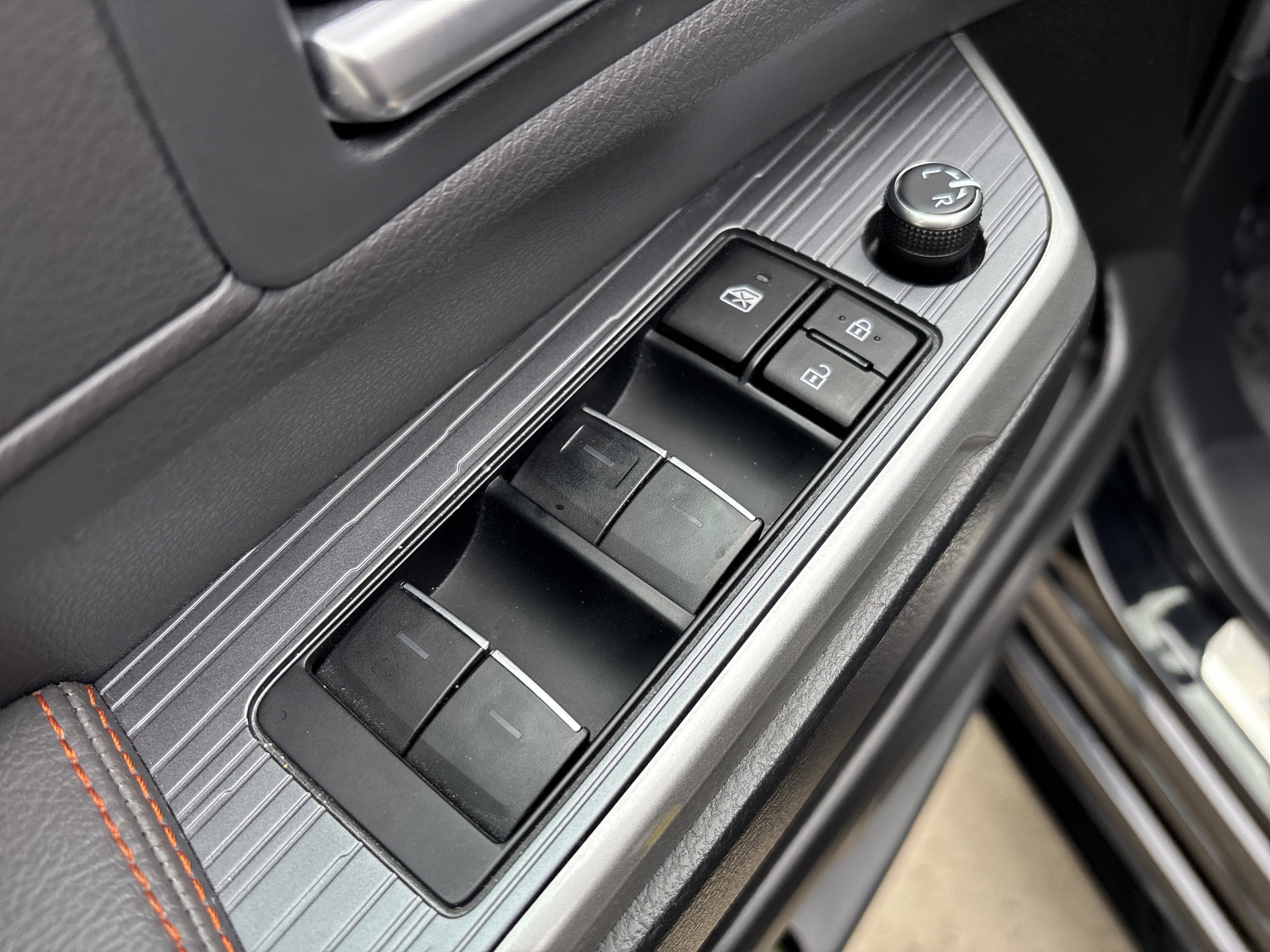 Used 2024 Toyota Sienna XSE FWD image 14