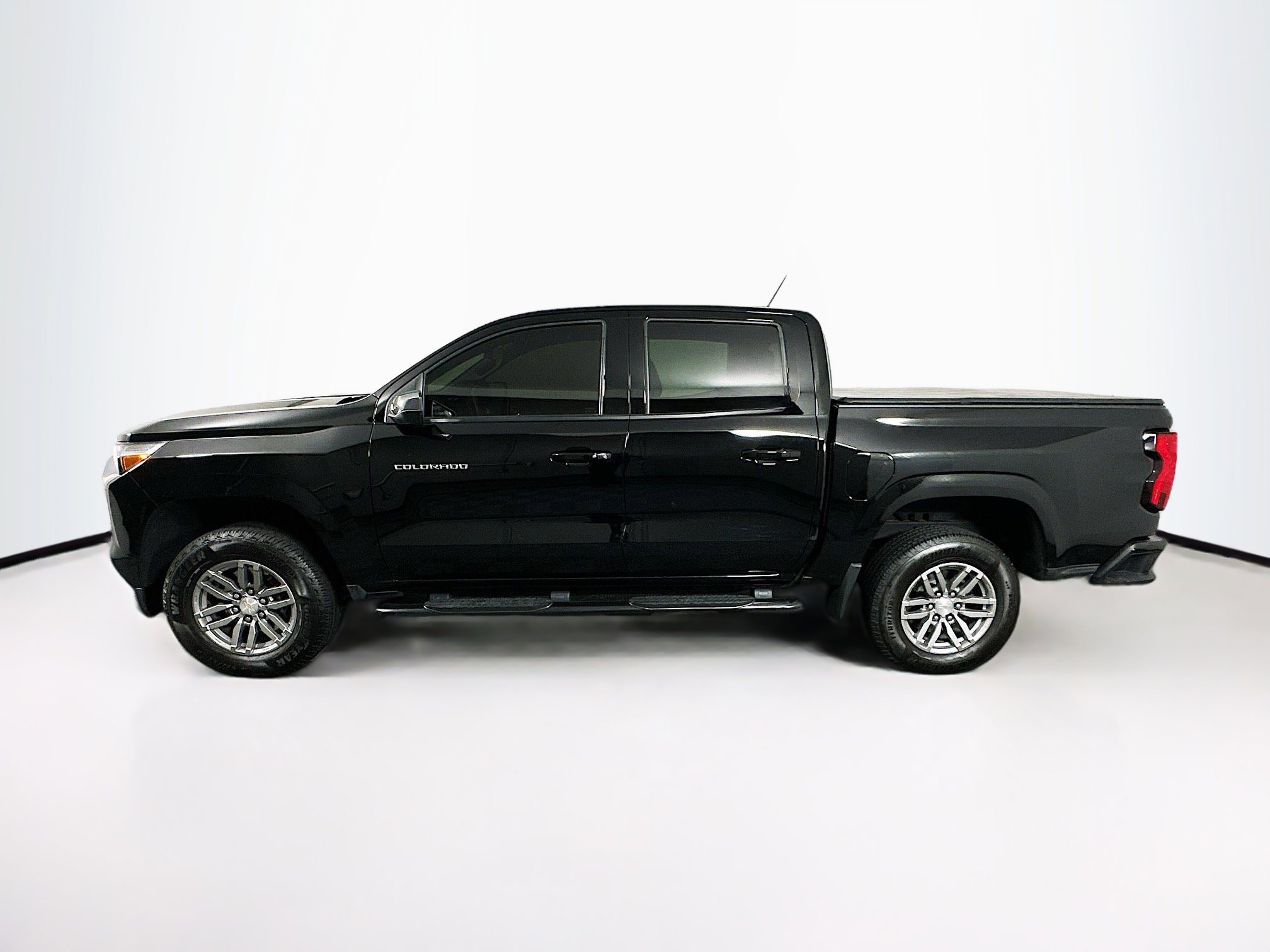 Used 2024 Chevrolet Colorado LT w/ LT Convenience Package image 4