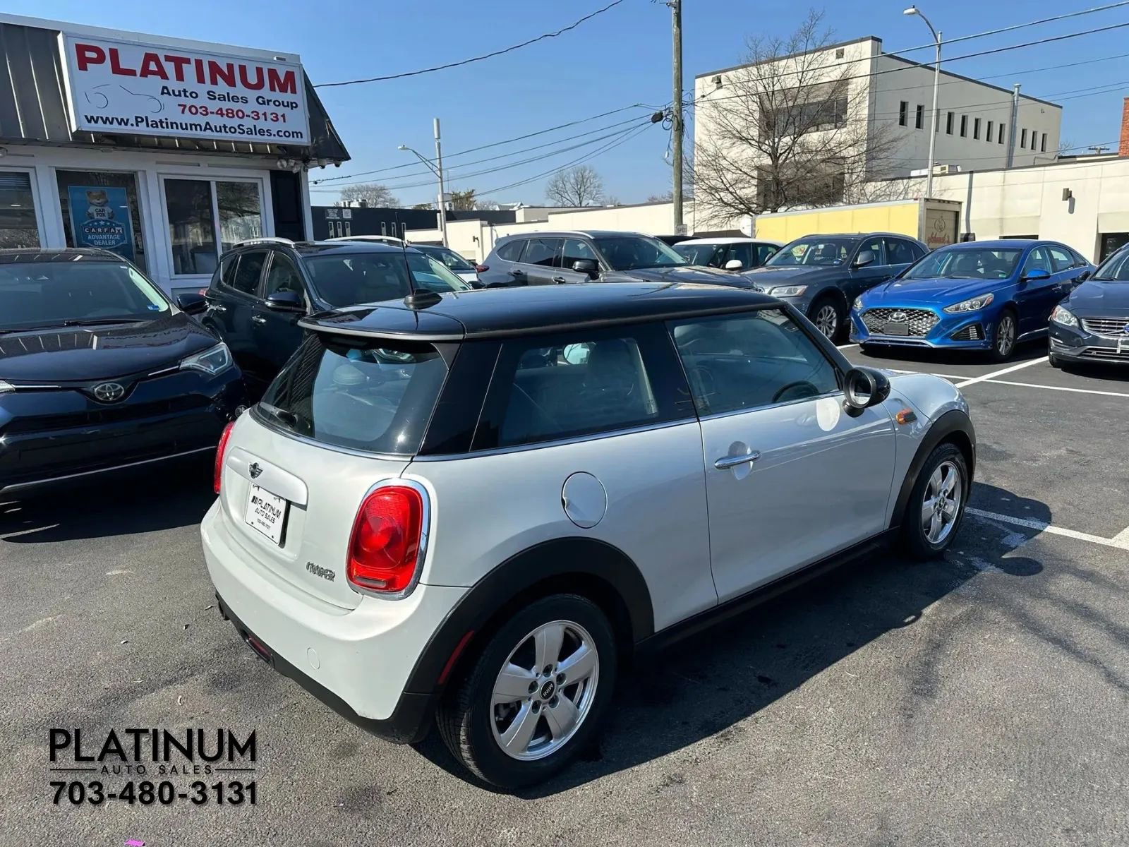 Used 2015 MINI Cooper 2-Door Hardtop image 4