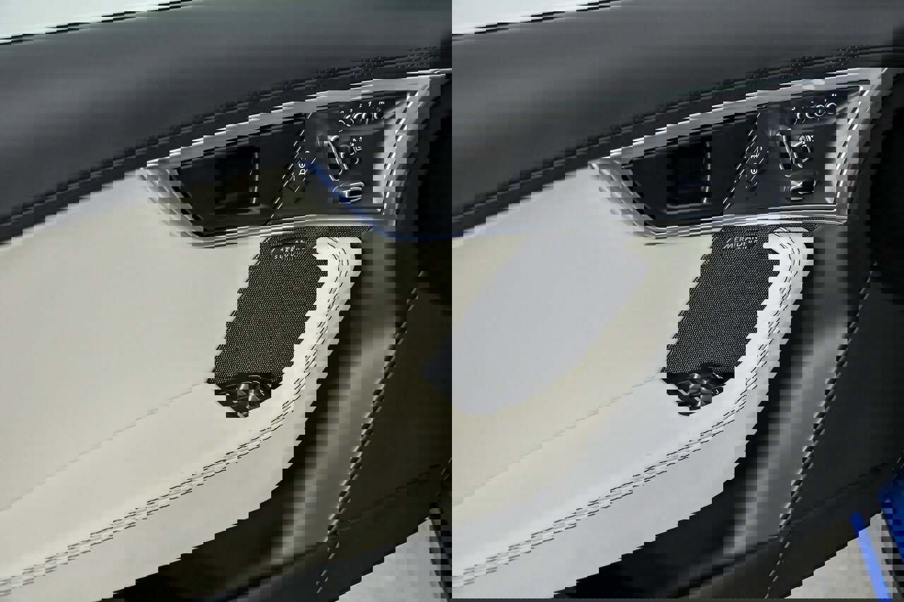 Used 2018 Jaguar F-TYPE R-Dynamic image 18