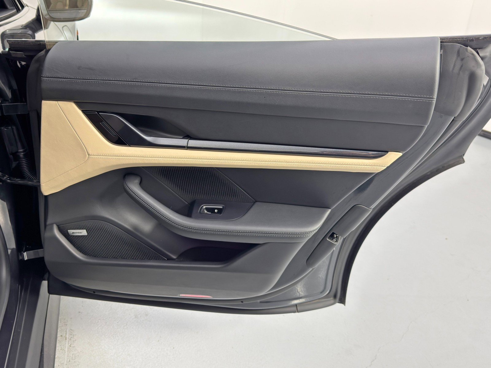 Used 2020 Porsche Taycan Turbo image 46