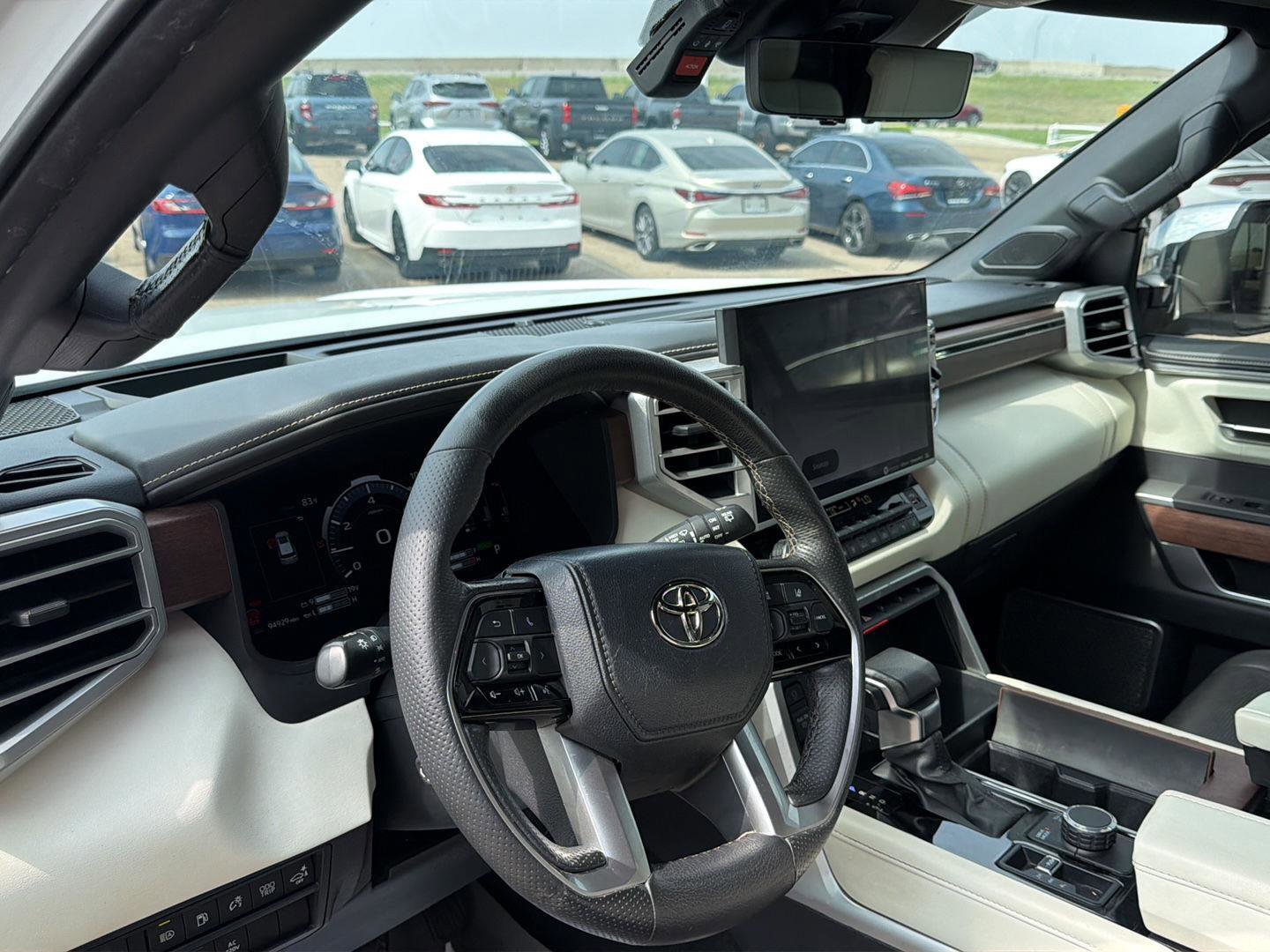 Used 2023 Toyota Sequoia Capstone AWD/4WD image 23