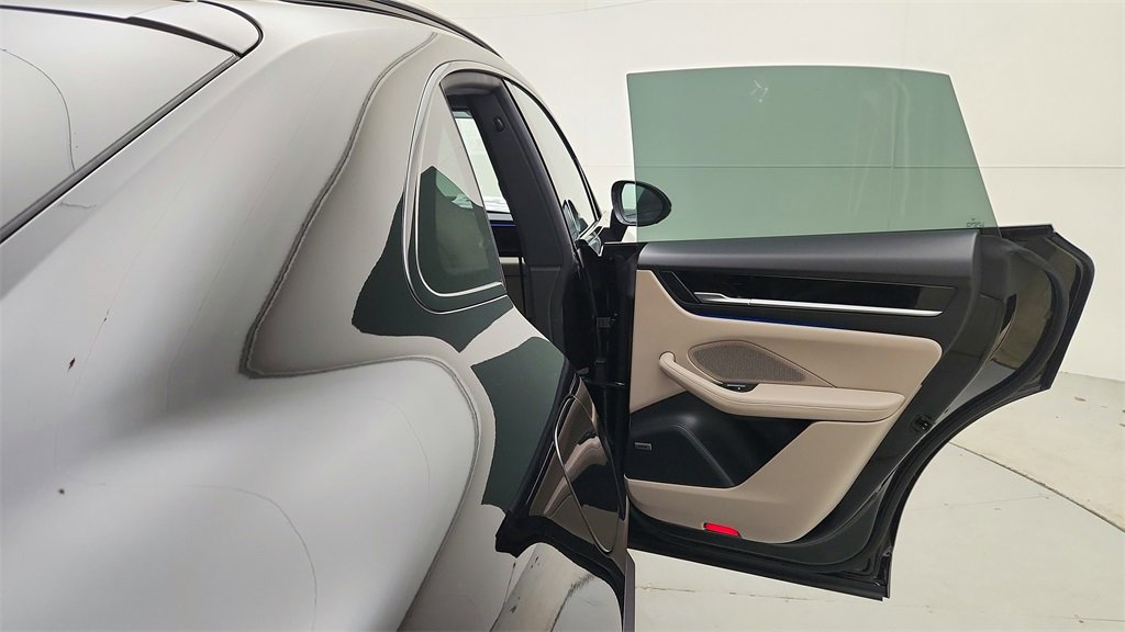 New 2025 Porsche Macan 4S Electric image 44