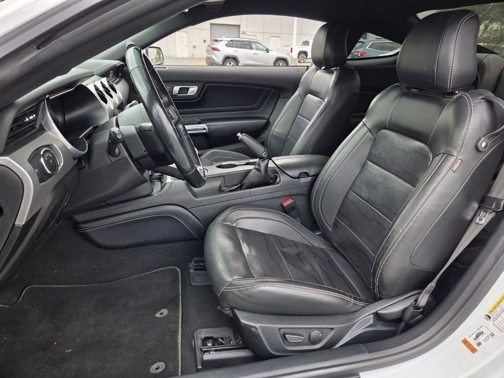 Used 2022 Ford Mustang GT Premium w/ Equipment Group 401A RWD image 9