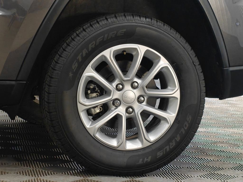 Used 2021 Jeep Grand Cherokee Laredo X image 58