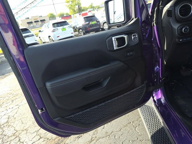 Used 2023 Jeep Wrangler Unlimited Sahara w/ Cold Weather Group image 11