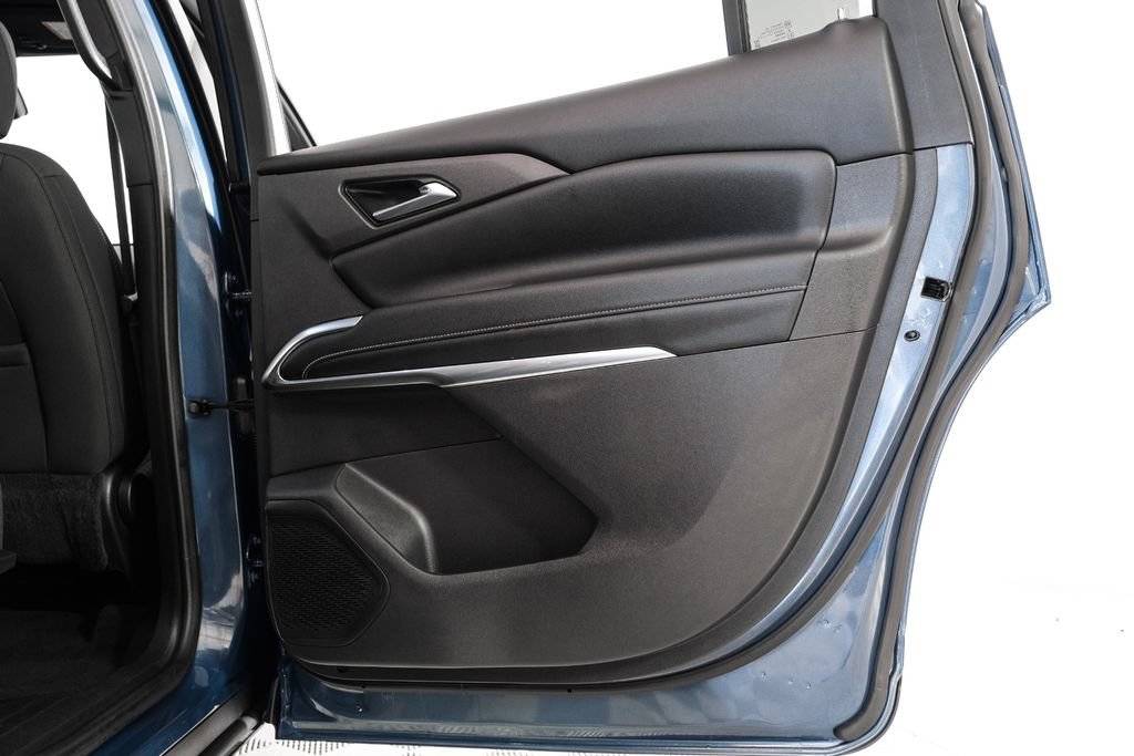 Used 2024 Chevrolet Traverse LT w/ Midnight/Sport Edition FWD image 48